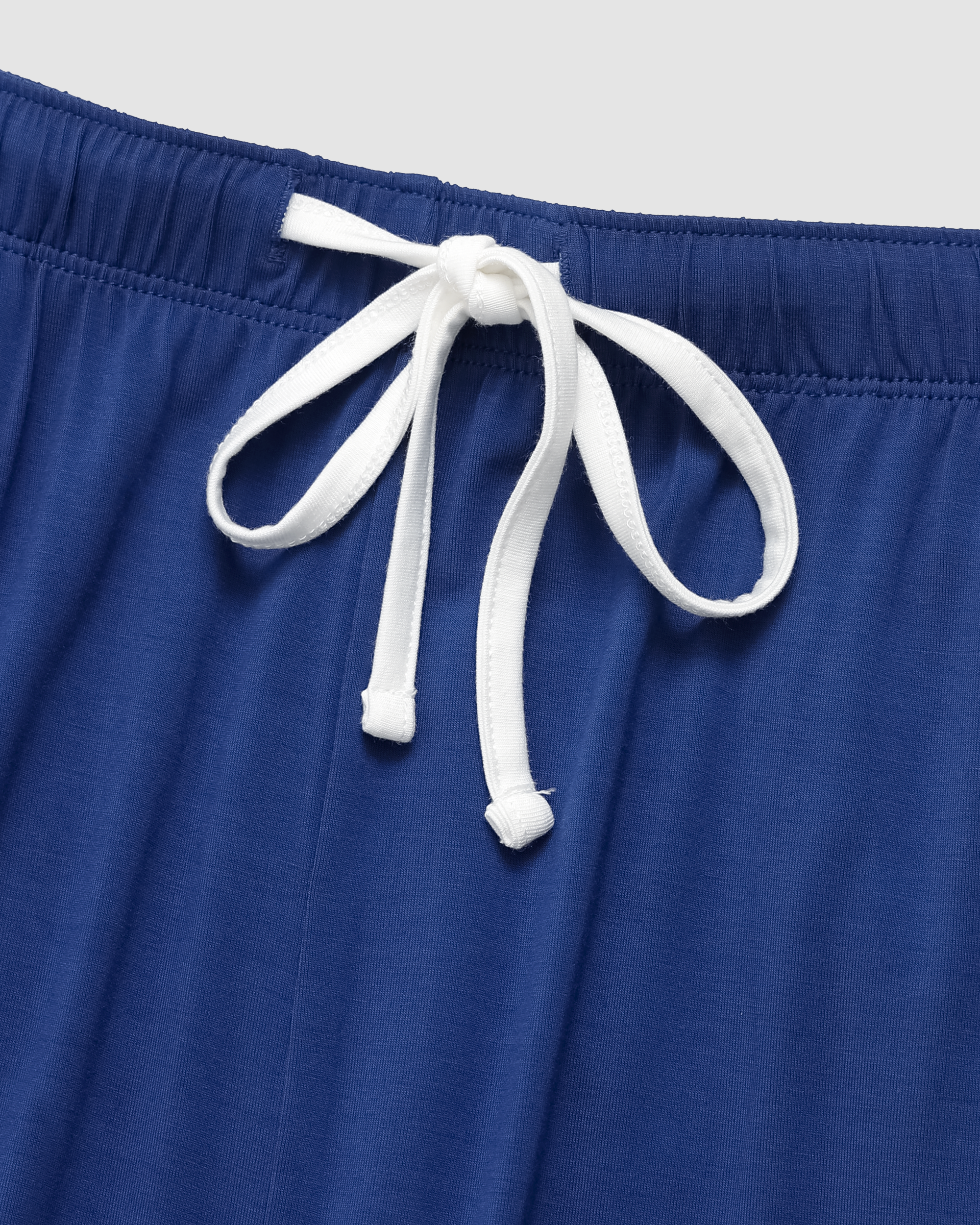 The Bored Housewife Shade Queen