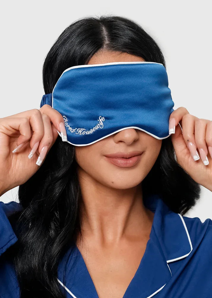 Bundle: The Bored Housewife Shade Queen